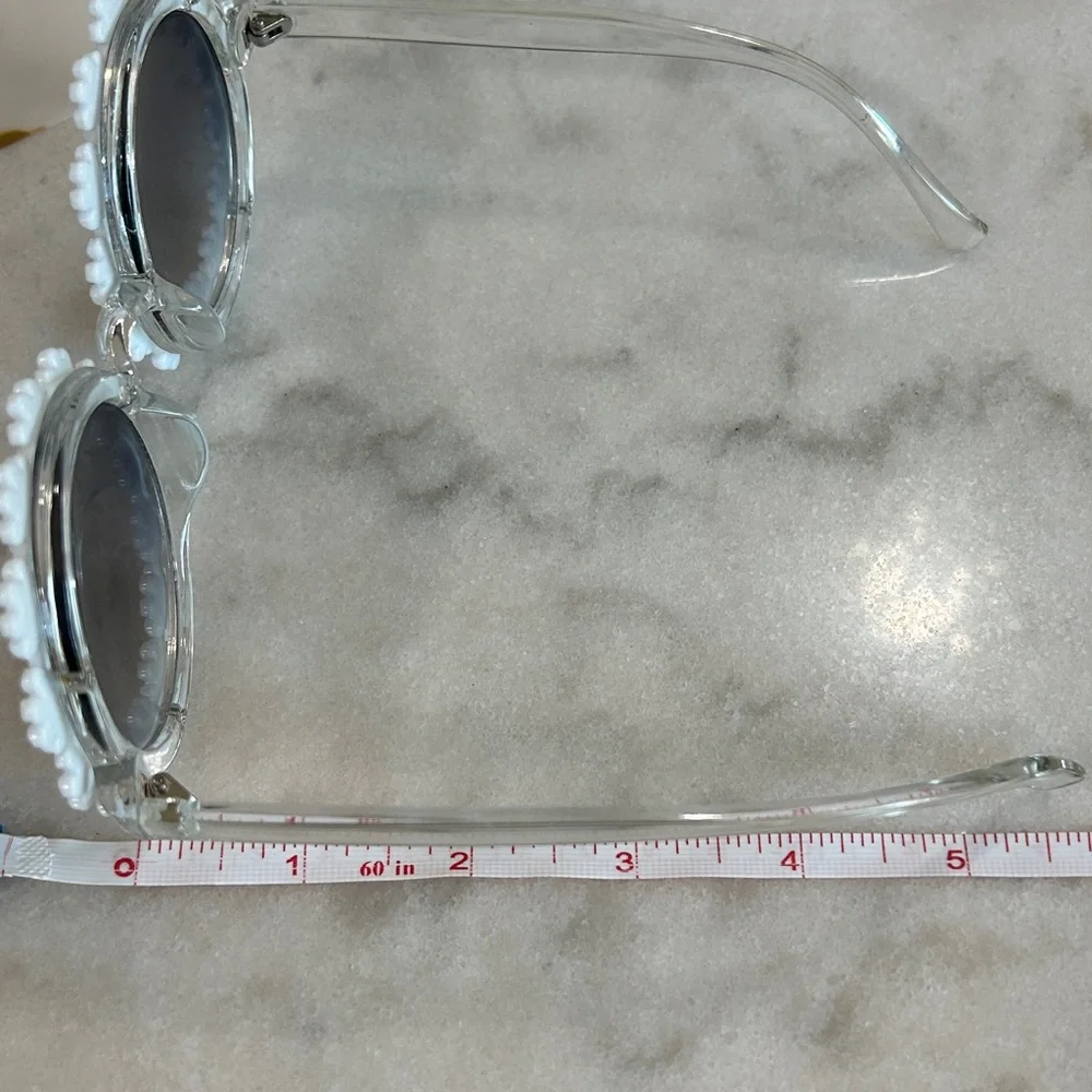 Daisy Round Sunglasses Floral Design for Costume Parties, Festivals, Retro, Gift